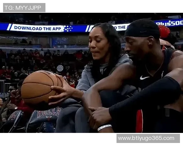 阿贾半场表现抢眼独揽17分7板2帽阿德巴约状态低迷仅得4分4板