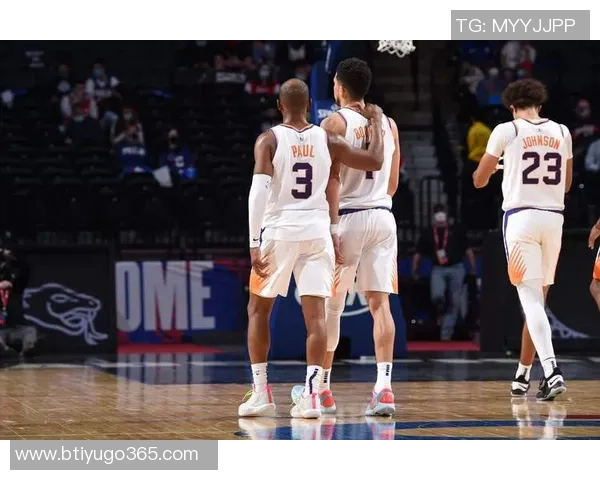 布克盛赞保罗为联盟改变者呼吁各地球馆致敬这位极致赢家